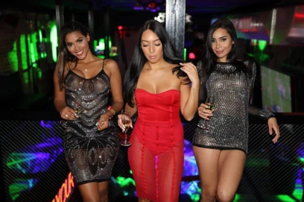 Hoops Cabaret atmosphere