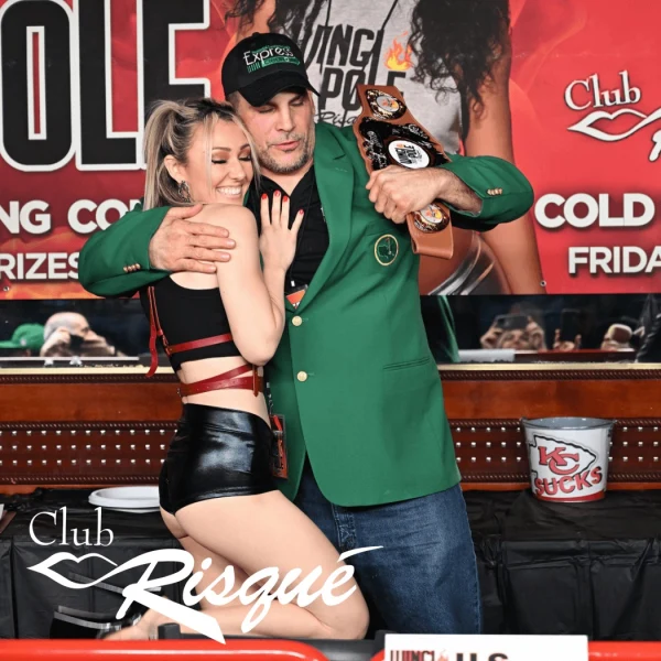 Club Risque interior