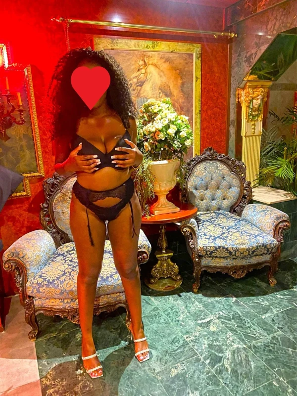 Discover KitKat Club