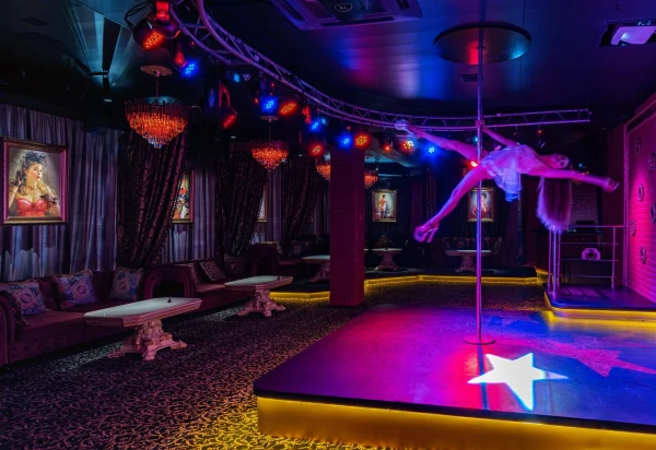Gallery image - Creekside Cabaret