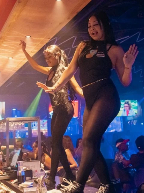 Elysium Lounge، قائمة نادي سادة في ديترويت