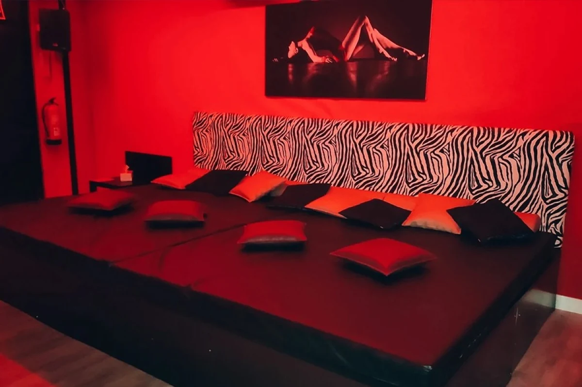 247 Fetish - Swinger club in california