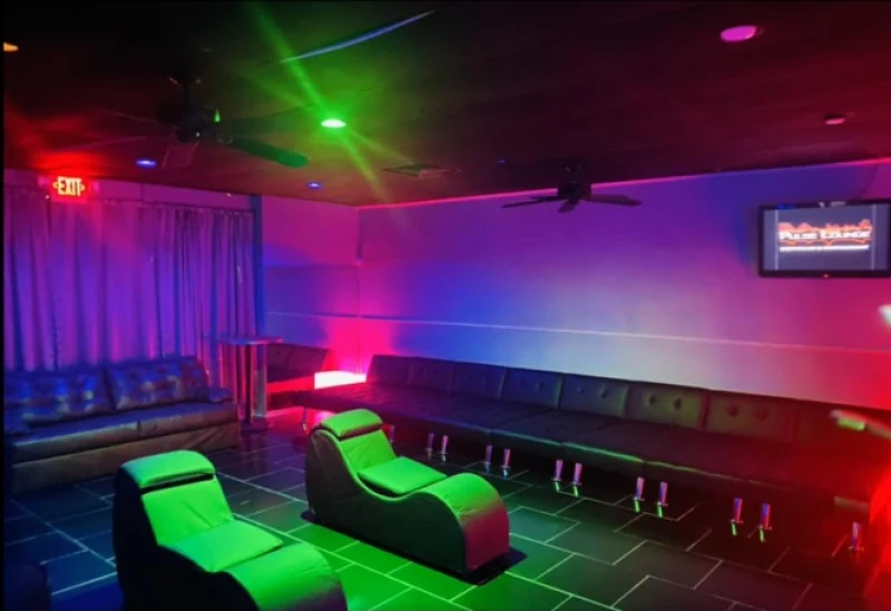 Pulse Lounge Memphis ambiance