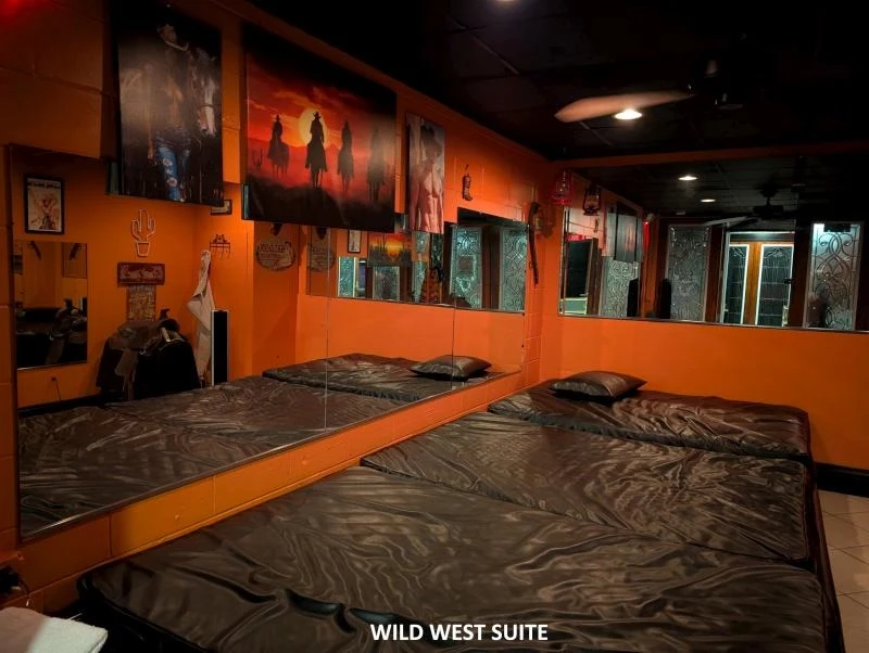 Eyz Wide Shut venue photo