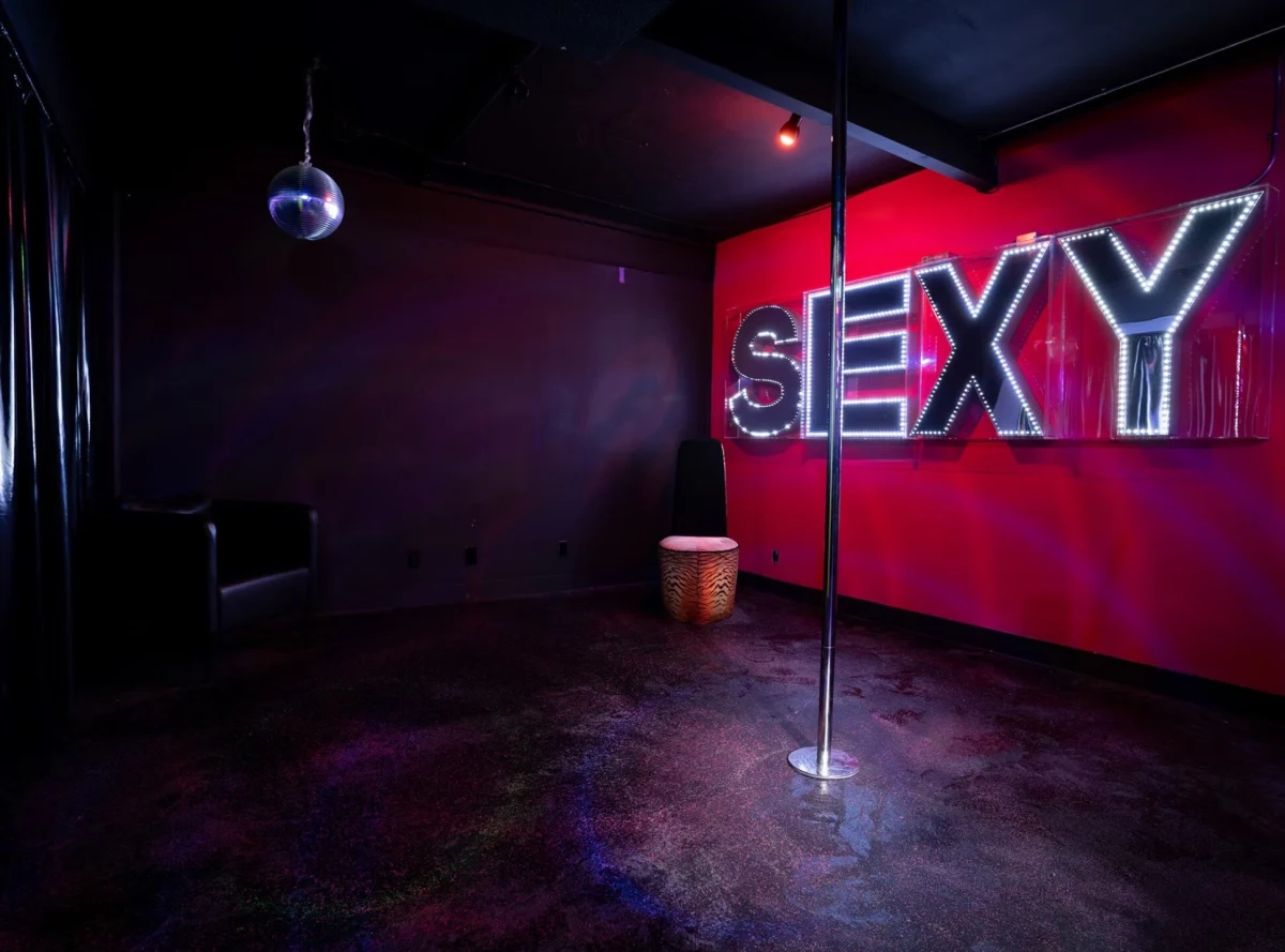 House of Black - Swinger club in San Diego