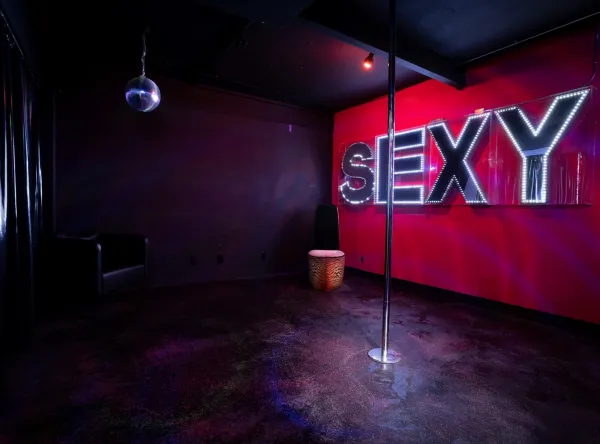 House of Black - Swinger club in San Diego