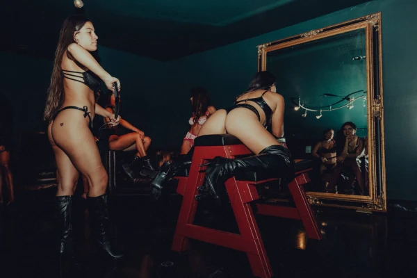 Gallery image - Club 3X