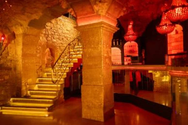 Discover Taken Club