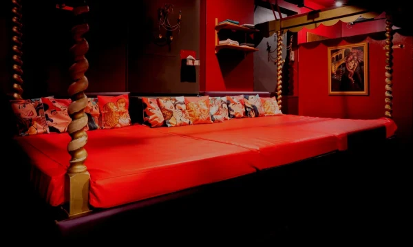 Gallery image - Club 2Plus2