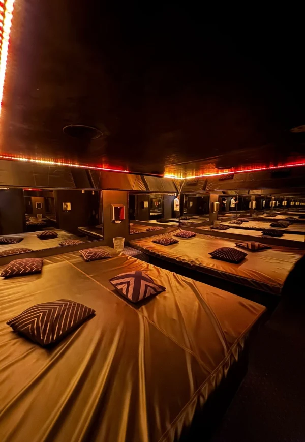 Overside Club experience