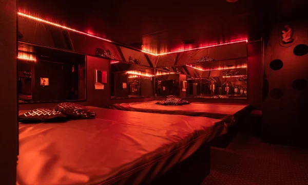 Overside Club in Paris