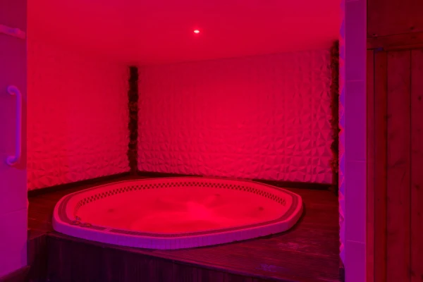 Discover LA Roseraie Spa Club