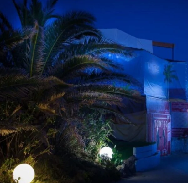 Discover Le Tantra Club