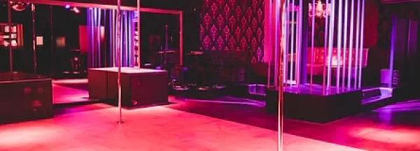 113 Avenue - Swinger club in Gironde