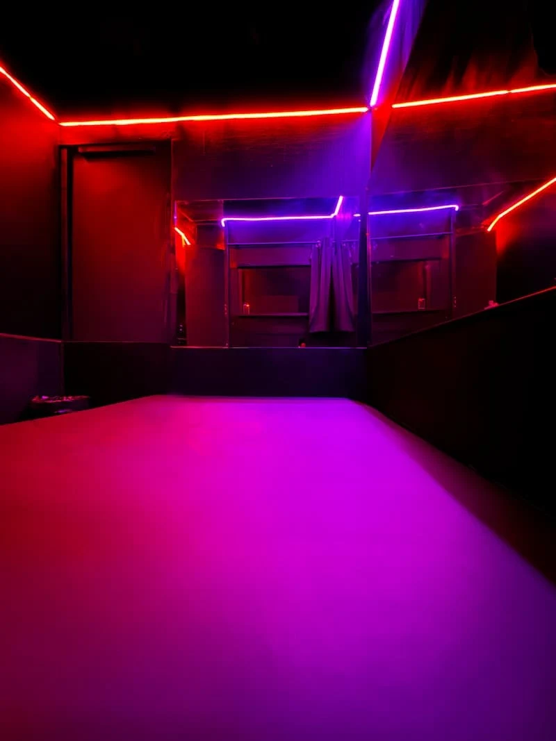 Red Cruising ambiance