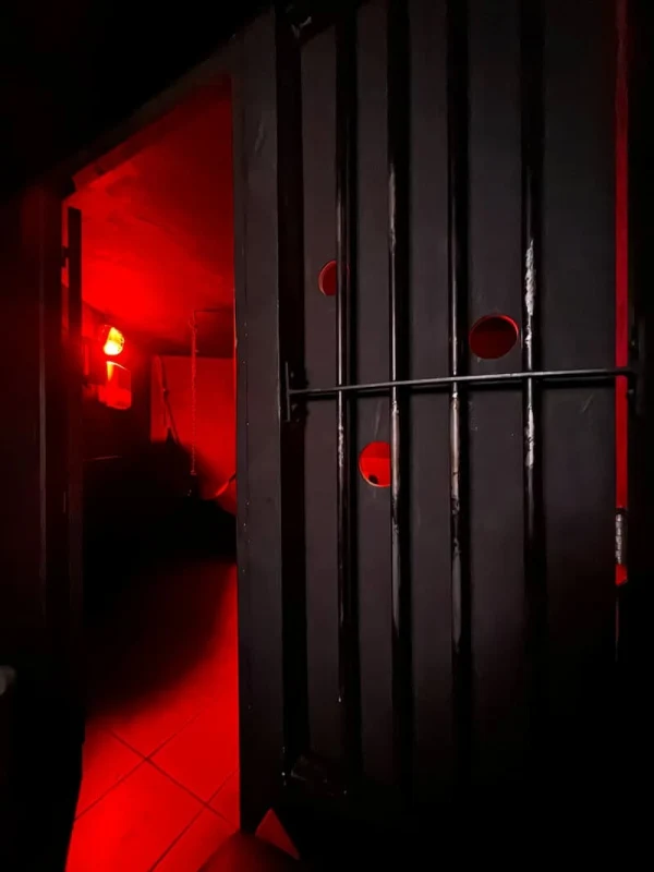 Red Cruising atmosphere