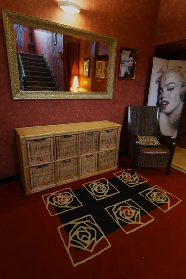 Discover Le Rouge Et Noir