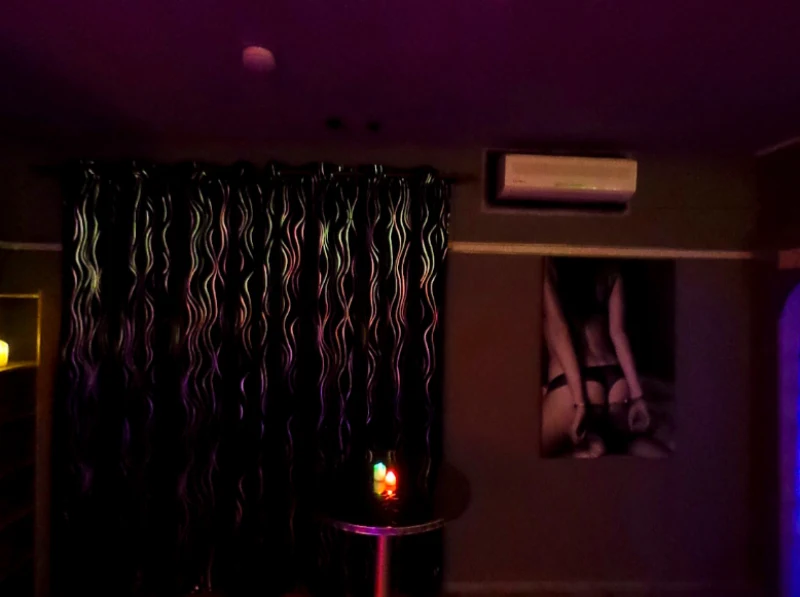 Location One ambiance