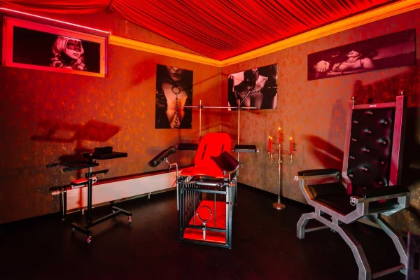Discover Swinger Club Saphir