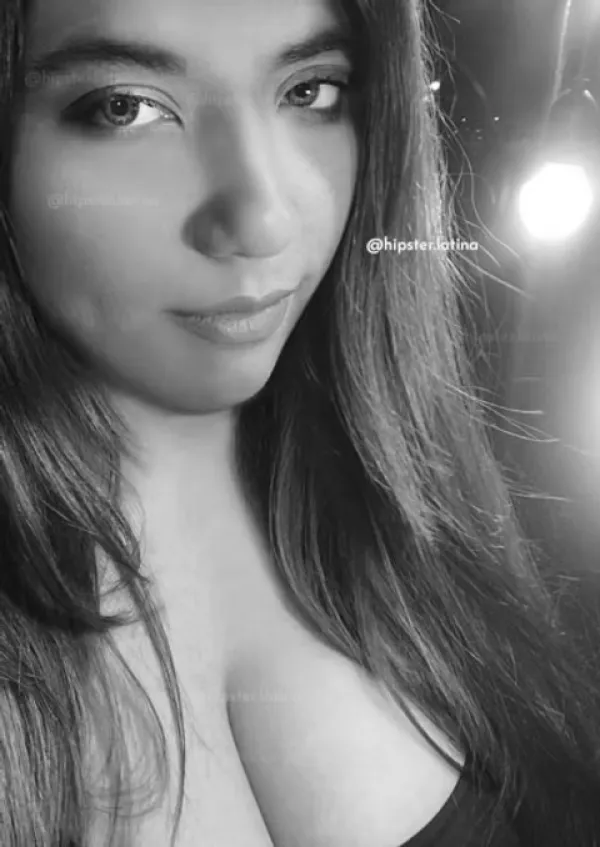 Gallery image - Lola hipster