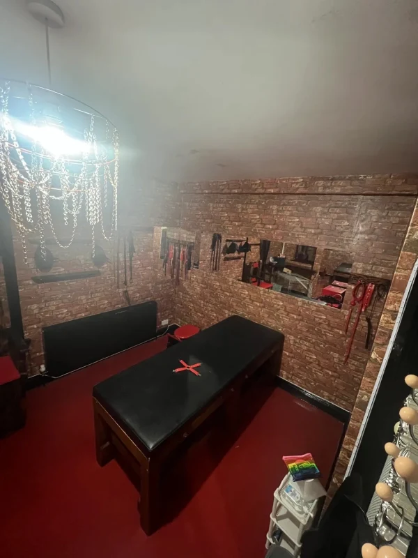 Steel Cliffe interior
