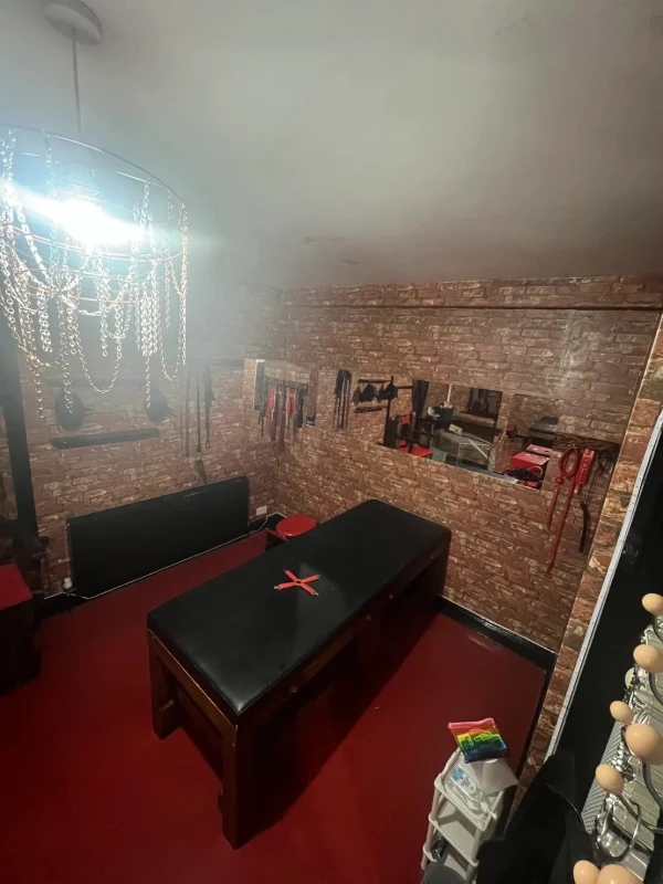 Steel Cliffe interior