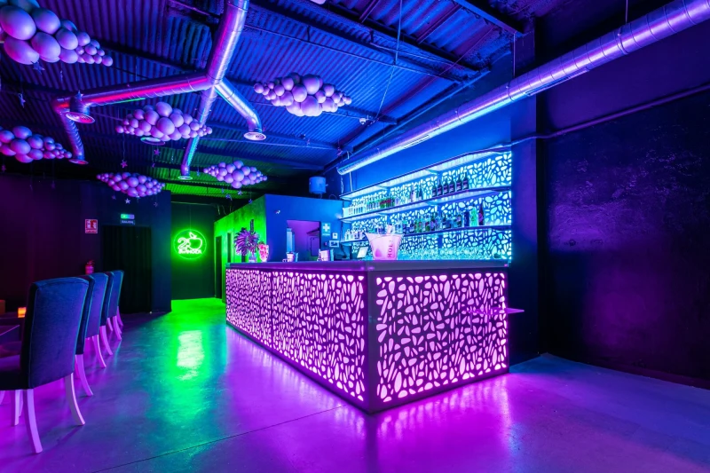 Inside 23 Swinger