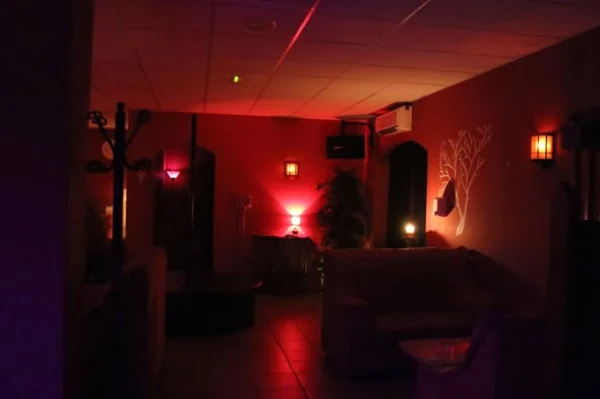 Dos Mas Dos interior