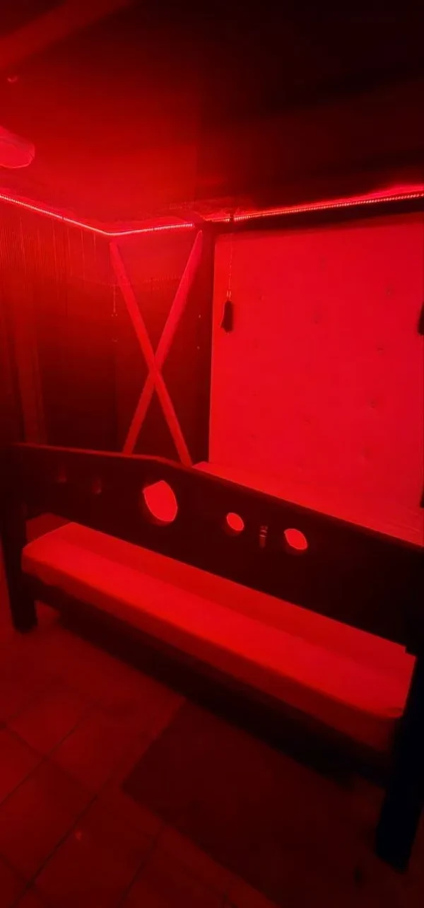 Tentacion Swinger photo gallery