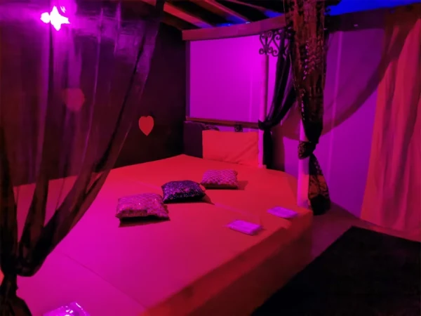 Tentacion Swinger interior