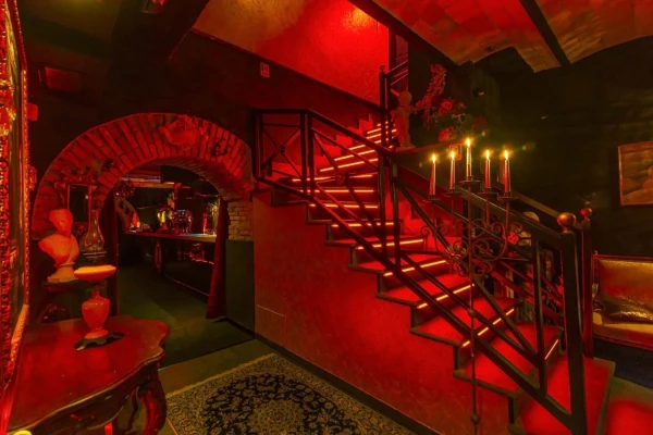 Discover Swingers Club 69