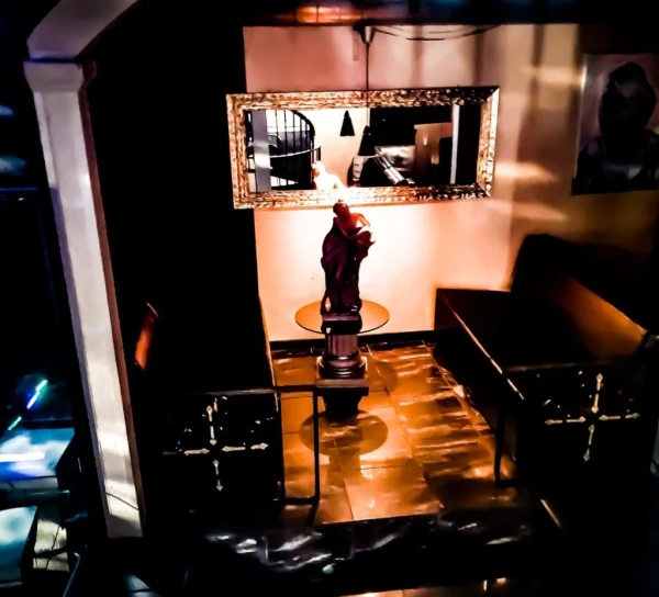 La Divina club Milano interior