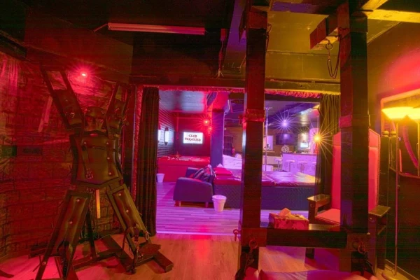 Discover Club Paradiso