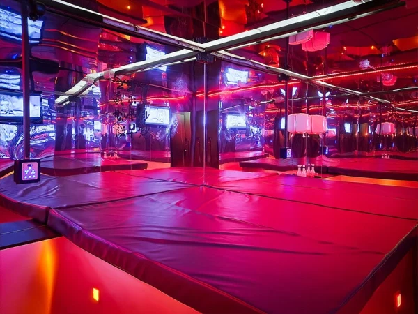 Cruising Worlds in Zurich
