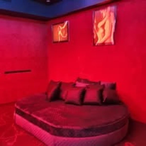 Discover Swingerclub Traumland