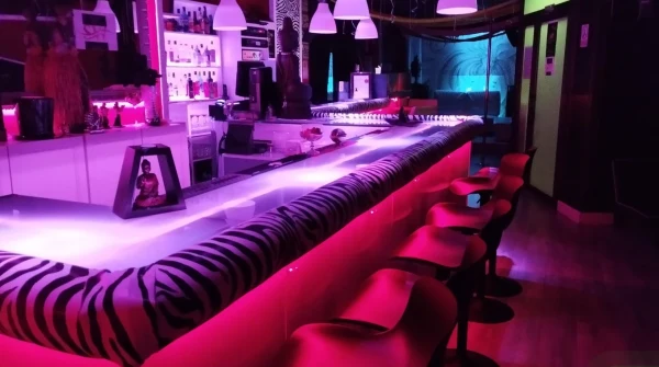 Club M4 atmosphere