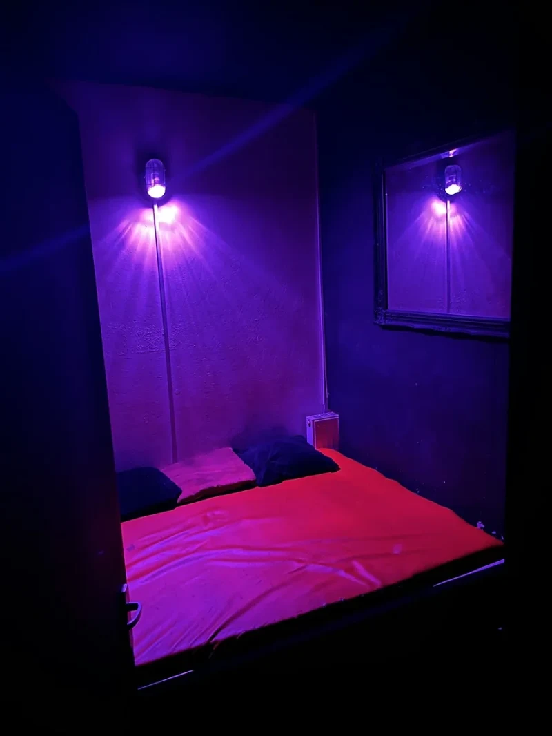 O Couples Club ambiance