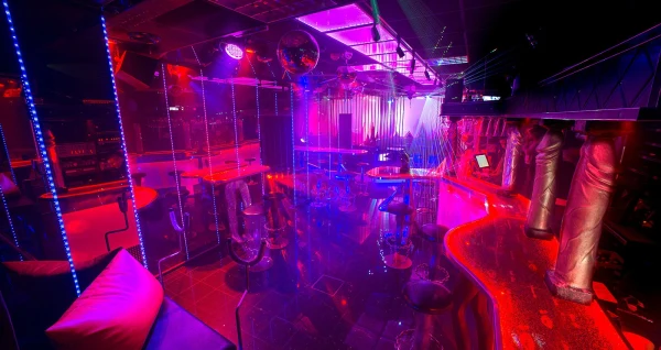 Gallery image - Club Luxuria