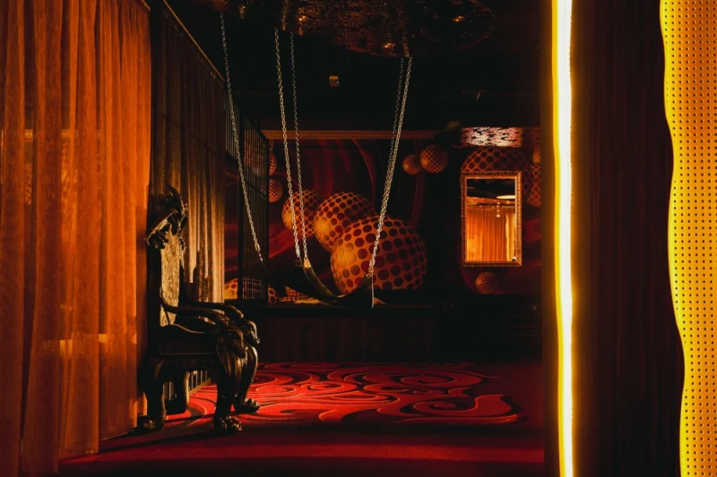 Swingers Club ambiance