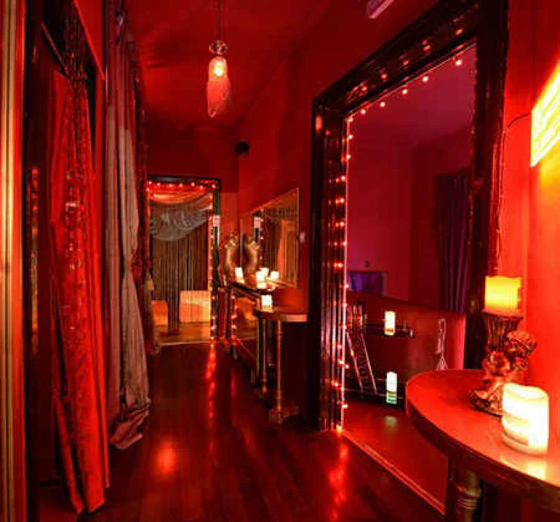 Attraction Club - Interior view