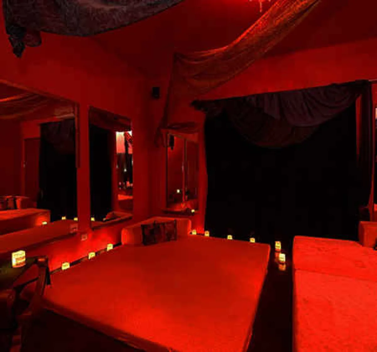Attraction Club - Swinger club in Bucharest