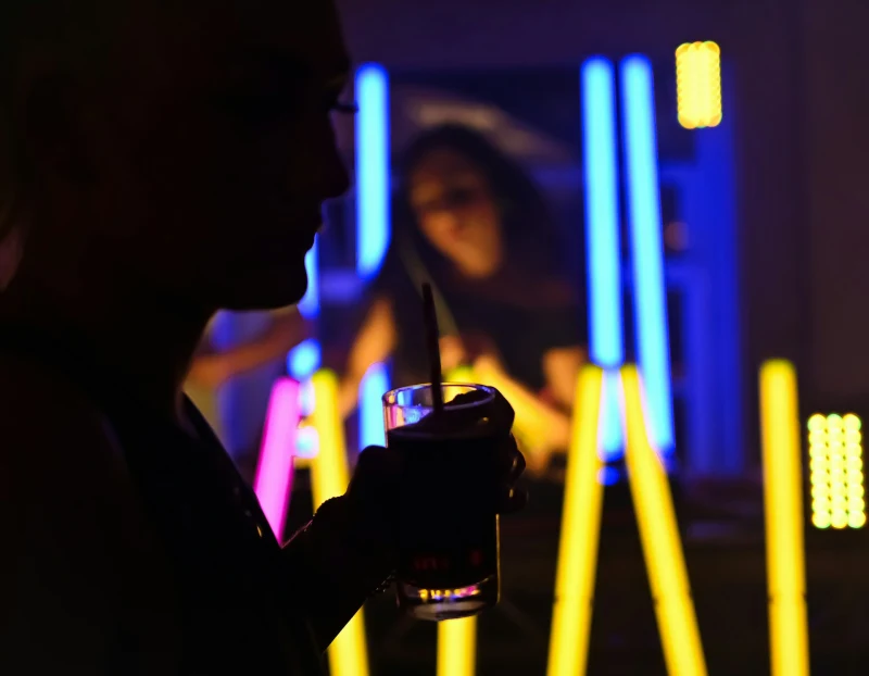 Club Neon ambiance