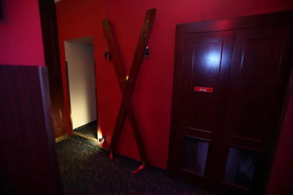 Discover Swinger Cancun