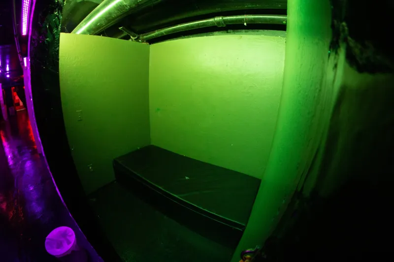 Inside Ws Club