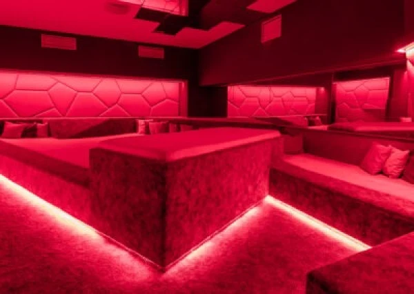 Retreat Bar - Swinger club in Tokyo
