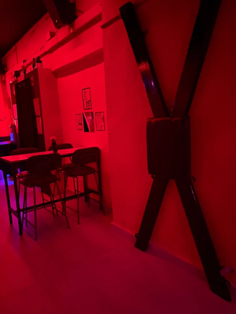 Inside 2vs2 Swinger Club