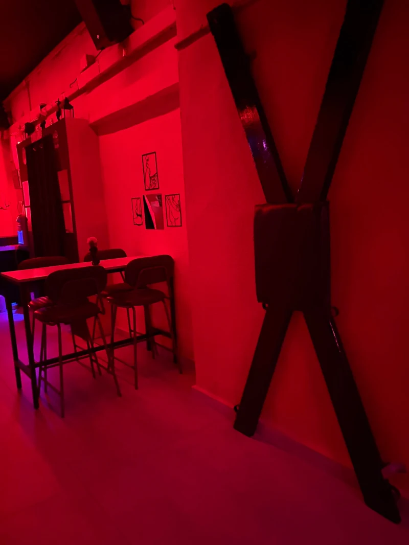 Inside 2vs2 Swinger Club