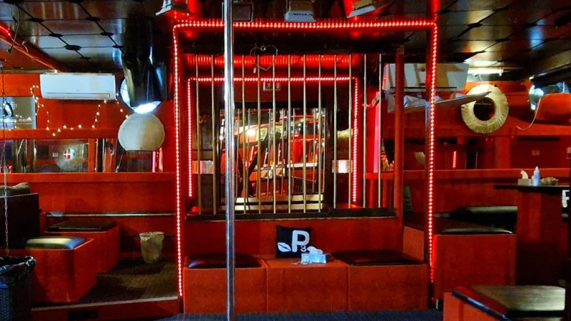 Inside Nova Swingers