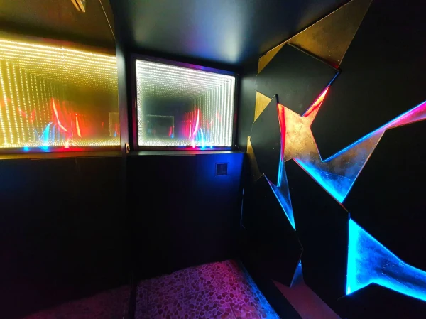 Discover Sauna Club 69