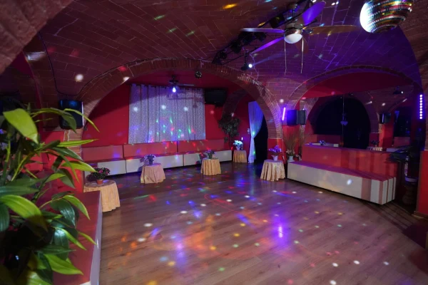 Gallery image - Al Chiaro Di Luna Club
